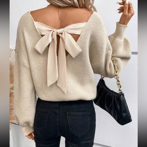 Cozy tie back V neck sweater top - Picture 3 of 12